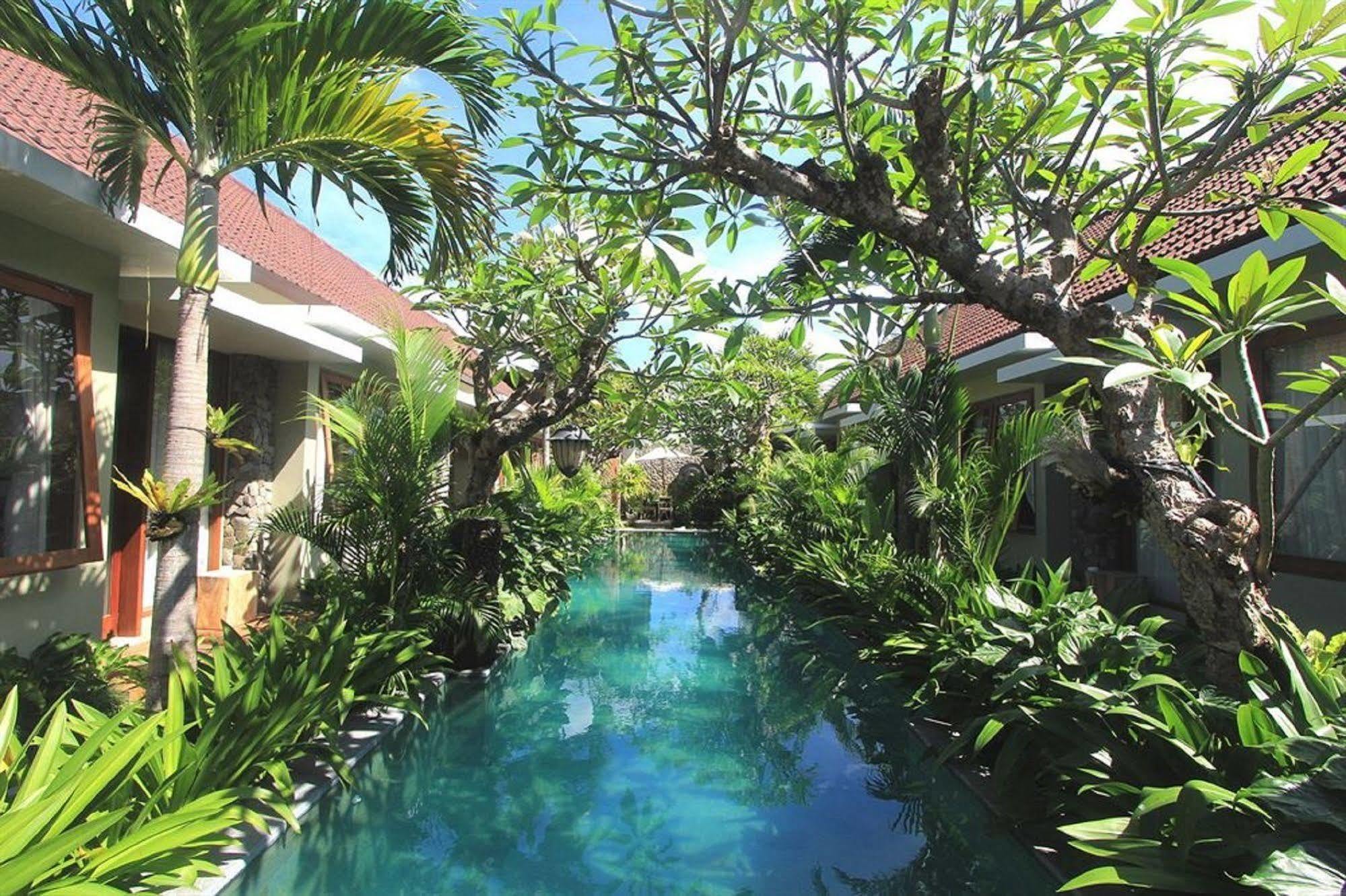 Hotel Uma Karan Kuta Lombok Esterno foto