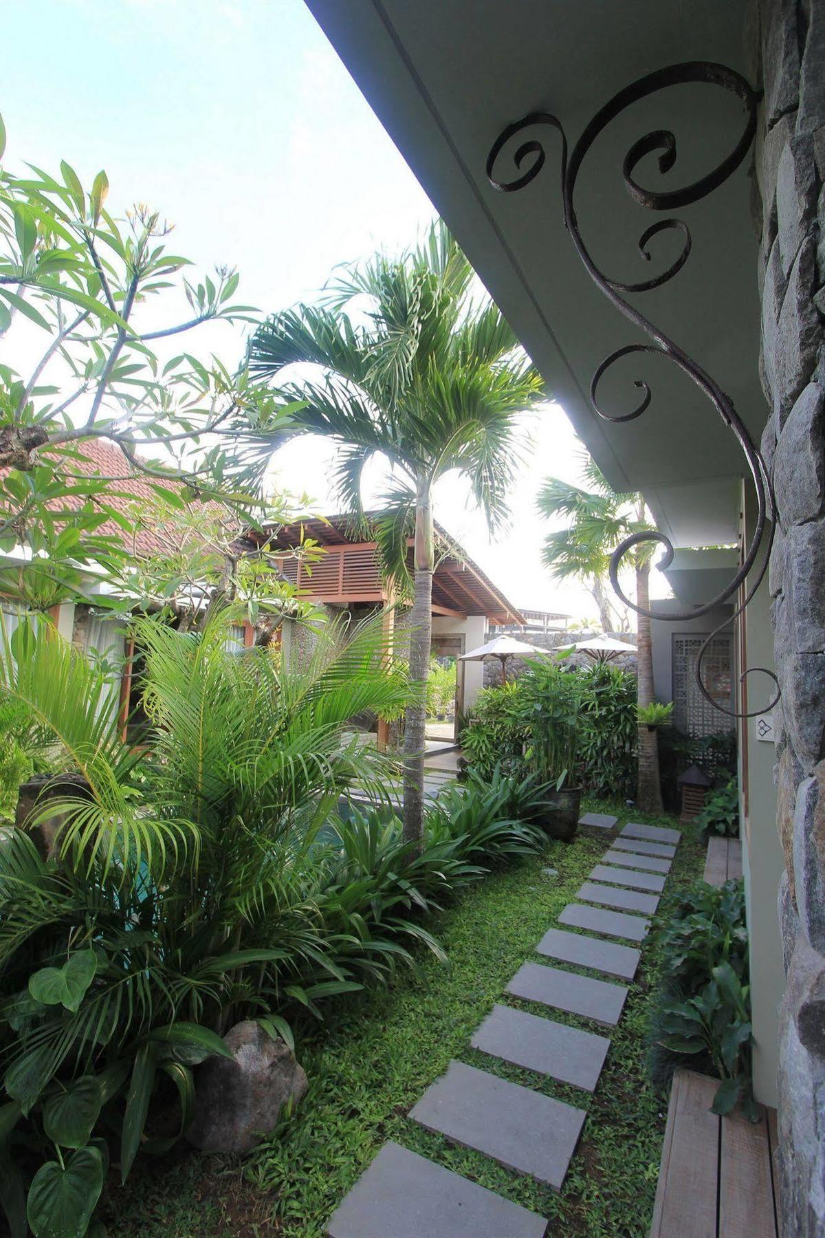 Hotel Uma Karan Kuta Lombok Esterno foto