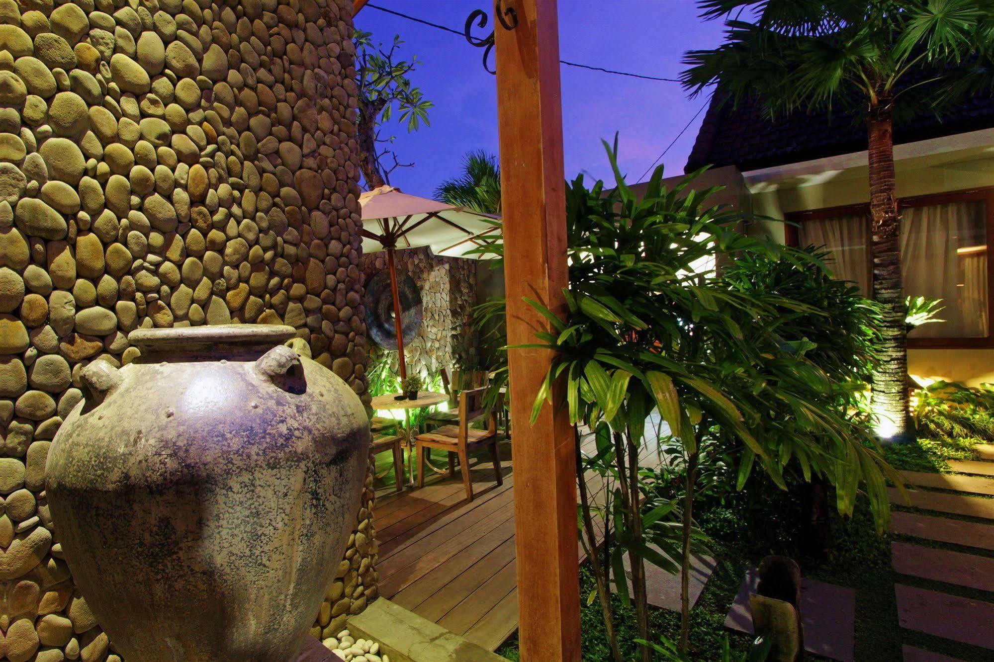 Hotel Uma Karan Kuta Lombok Esterno foto
